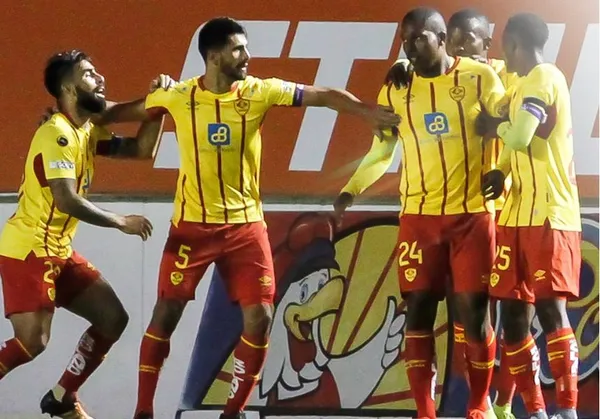 Aucas cayó 3-1 en la primera semifinal