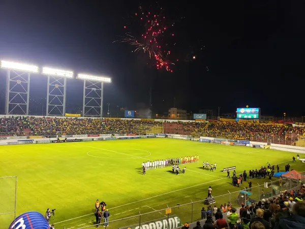 Aucas-LDU se jugó con un estadio que no se llenó