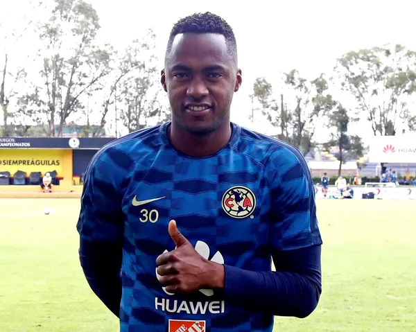 Aún no se descarta la salida del jugador ecuatoriano