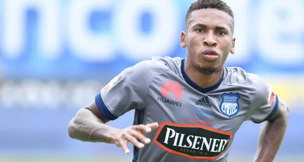 Ayrton Preciado no tiene equipo y ante el interés que ya mostró Emelec, mira como los quiere convencer