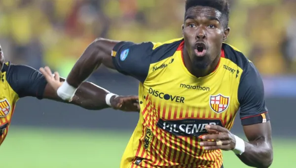 Barcelona igualó con Universidad Católica, pero la mala noticia fue que Michael Carcelén se lesionó