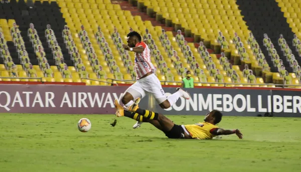 Barcelona no pudo en su cancha y queda prácticamente eliminado de la Copa Libertadores