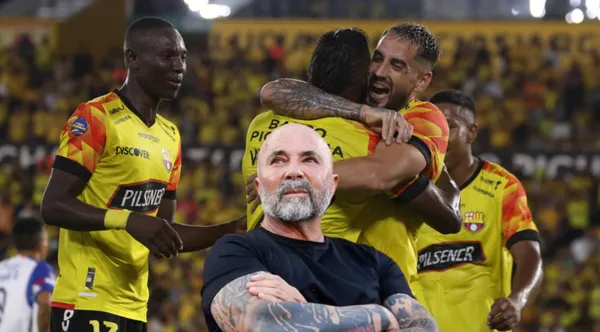 Barcelona SC celebrando, al lado Jorge Sampaoli. FOTO: Primicias