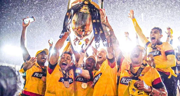 Barcelona SC esperaba imprimir un esquema de juego diferente, con línea de 3 sin embargo Fabián Bustos confesó por qué finalmente no pudo aplicar su idea