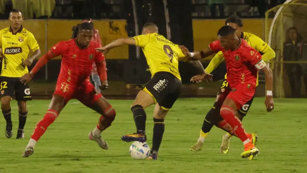 Barcelona SC presentó sus jugadores en la Noche Amarilla Quito y no cuidaron todos los detalles