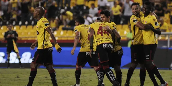 Barcelona tiene problemas con sus delanteros de área