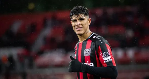 Bayer Leverkusen volvió a la senda del triunfo y con Piero Hincapiè en cancha