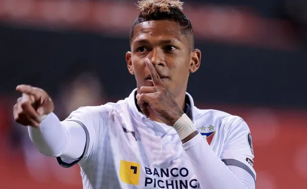 Billy Arce fue la gran figura del empate de Liga de Quito