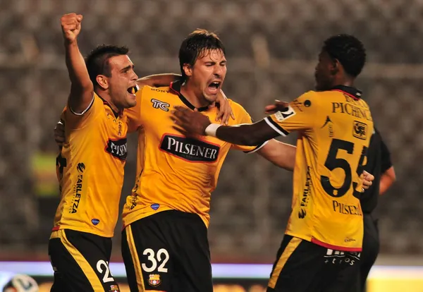 BSC está pagando en cuotas la deuda, y el delantero sigue en actividad