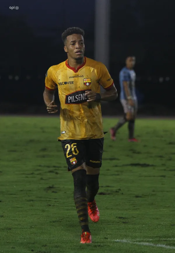 Byron Castillo molesto por las críticas en su contra