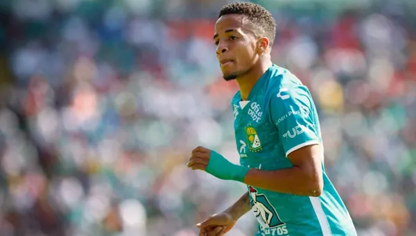 Byron Castillo no tendrá presencia en el partido frente a Cruz Azul, mira la razón