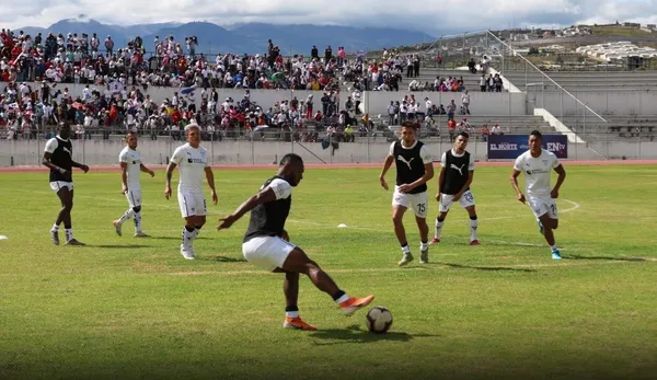 Caicedo ya tuvo su primer cotejo con la U