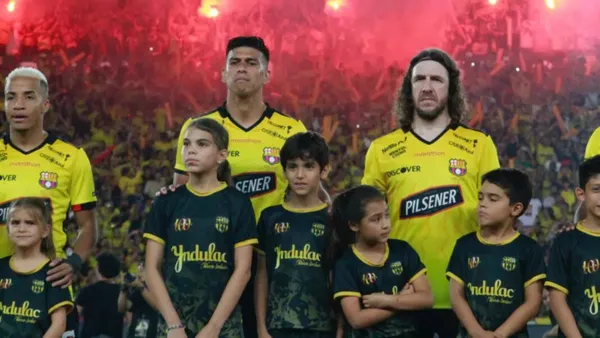 Carles Puyol en la Noche Amarilla 2025 / Foto tomada de: API