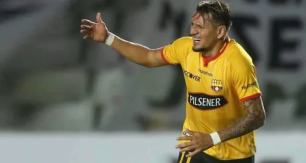 Carlos Garcés cada vez está más lejos de quedarse en Barcelona SC