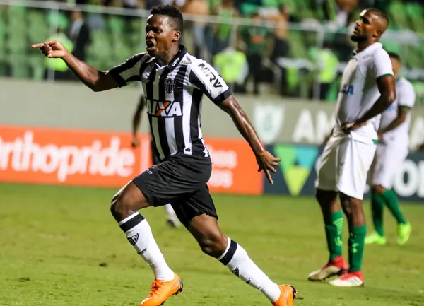 Cazares no quiere renovar con el Galo