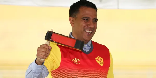 César Farías se burló de Barcelona SC en plena rueda de prensa