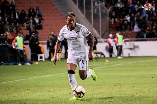 Choclo Quintero fue probado como volante en Liga de Quito y se llevó los aplausos porque complementa bien a Chicaiza y Aguirre