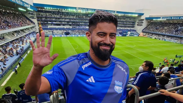 Christian Noboa saludando. Foto tomada de: Emelec/API