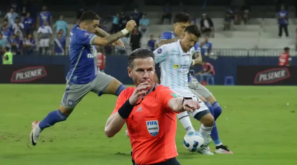 Continúan los polémicas en el fútbol ecuatoriano