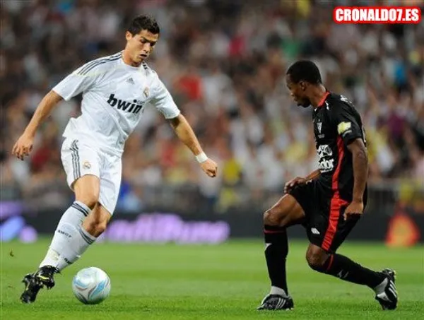 CR7 escogió a un ecuatoriano para regalarle su camiseta