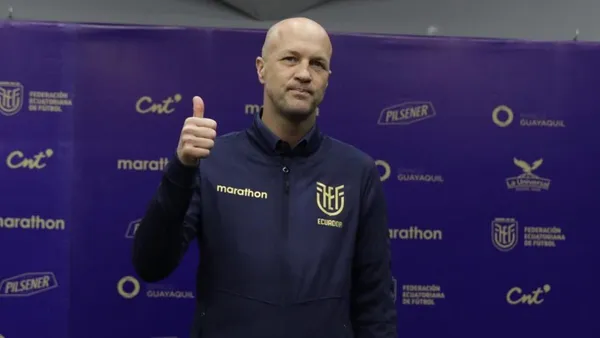 Cruyff gana un jugoso sueldo, sin estar presente aún en Ecuador para ver a la TRI