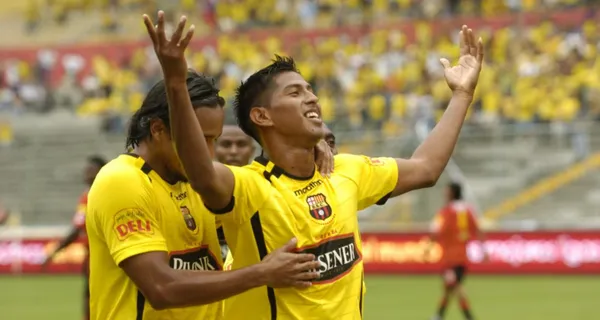 David Quiroz no ha dejado el fútbol y con 39 años ahora juega en el extranjero