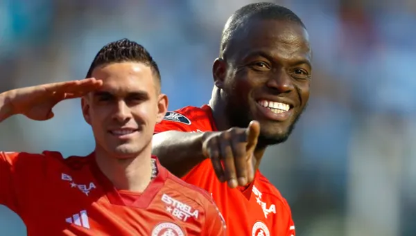 Delantero colombiano llegó al equipo de Porto Alegre, por lo que el 'capi' deberá entrenar duro para no perder su puesto. FOTO: Primicias