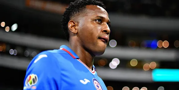 Desde Cruz Azul le dieron un golpe bajo a Michael Estrada