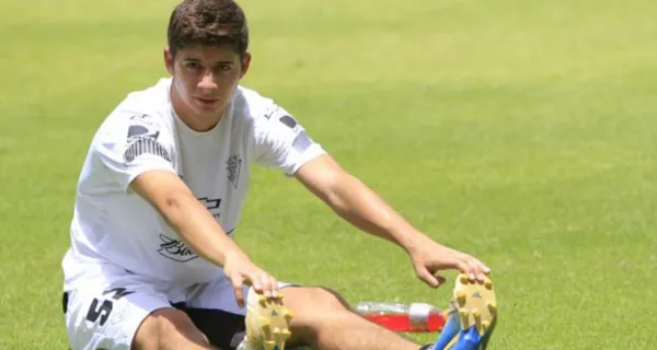 Diego Hurtado logró debutar en el primer equipo de Liga de Quito pero no reventó como se esperaba. Sin embargo no ha dejado la actividad deportiva y mira dónde juega ahora
