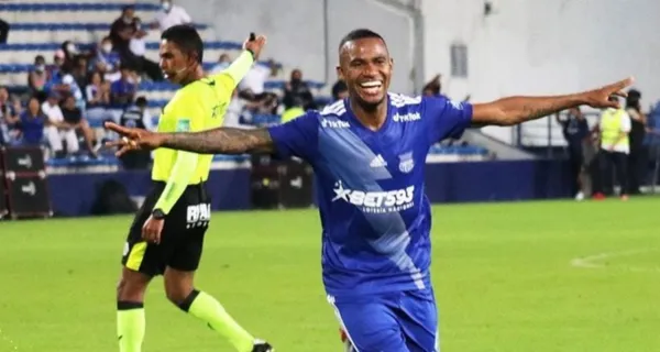 Dixon Arroyo le dio una lección al Club Sport Emelec que buscó la forma de dañarle la carrera
