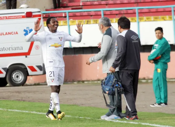 Djorkaeff Reasco le dio la victoria a Liga de Quito con un golazo y sorprendió más la celebración