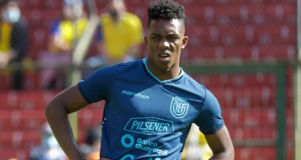 Djorkaeff Reasco tuvo sus primeros minutos con la Selección Ecuatoriana ante Venezuela y en Argentina la prensa deportivo le dio un apodo bastante particular