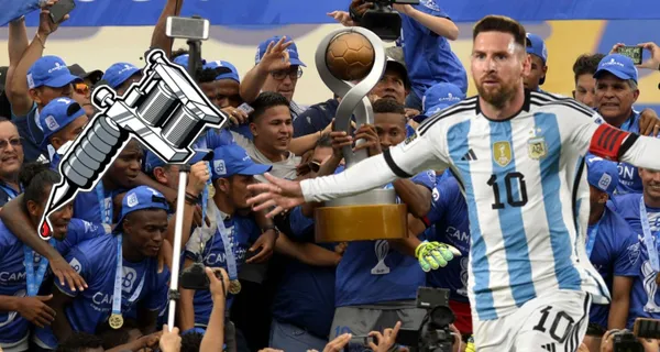 Dos tricampeones con Emelec cumplieron su sueño de conocer a Lionel Messi y se tatuaron su firma