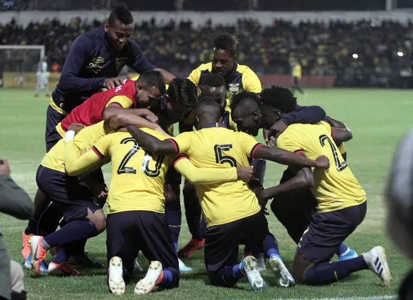 Ecuador jugará ante Trinidad y Tobago y Colombia