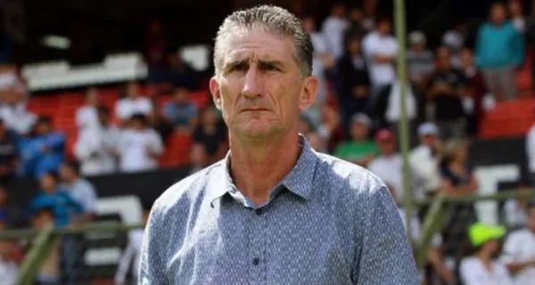 Edgardo Bauza finalmente se retiró de la dirección técnico luego que su último club fuera Rosario Central. El Patón es un histórico de Liga de Quito porque ganó la Copa Libertadores