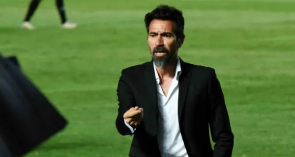 Eduardo Domínguez fue campeón con el cuadro de Colón y sería una de las opciones que baraja Liga de Quito para reemplazar a Pablo Repetto