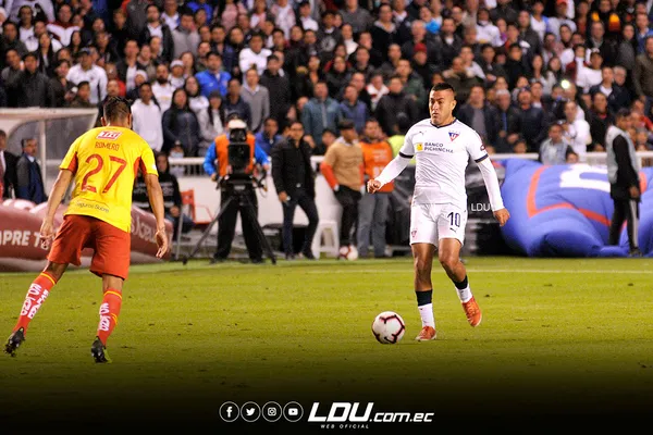 El 10 albo se fue por tarjeta roja