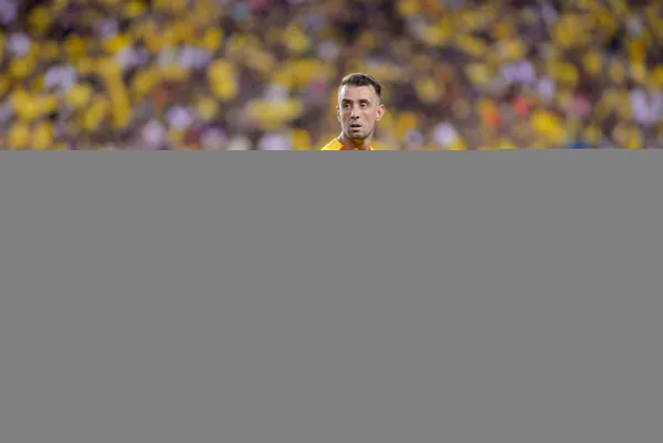 El 10 la pasa mal en el Puerto Principal