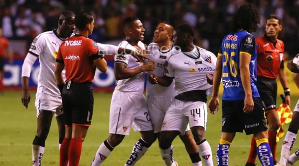 El 10 de LDU recibió una sanción por parte de la LigaPRO tras los incidentes con Carlos Garcés y Marlon Vera