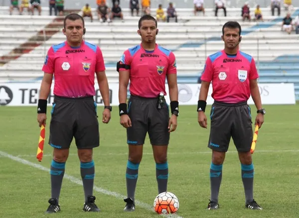 El árbitro no colaboró con el cotejo