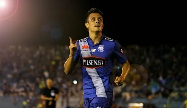 El argentino ecuatoriano firmó su vínculo con su nuevo club