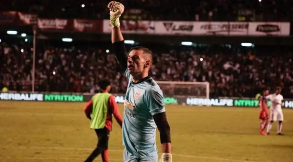 El arquero argentino no define su futuro