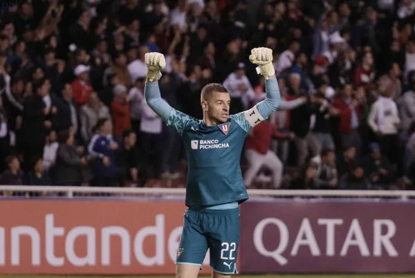 El arquero argentino seguiría defendiendo el arco de "Los albos"
