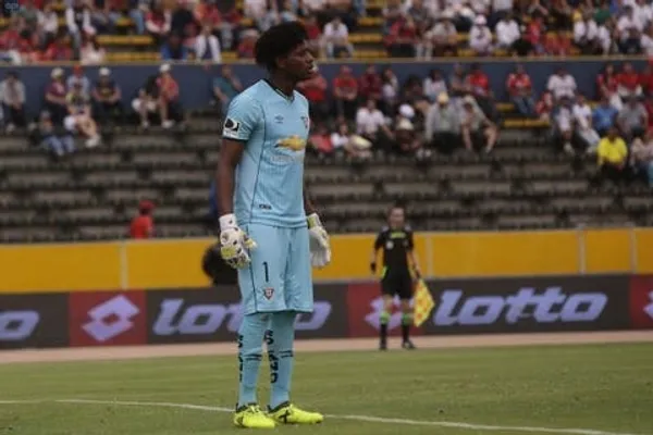 El arquero tiene poco espacio en Liga de Quito