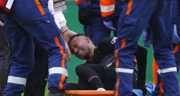 El astro brasileño sufrió una dura lesión que lo alejará de las canchas por algún tiempo