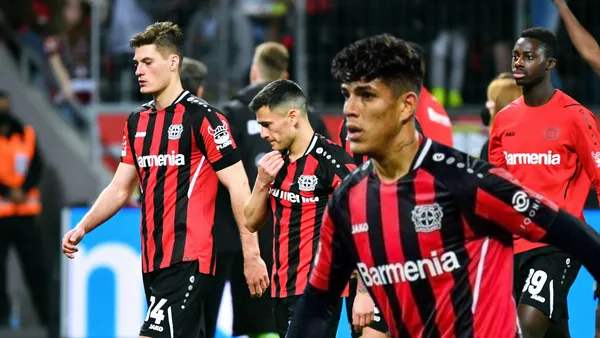 El Bayer Leverkusen tendría malas noticias para Piero Hincapié