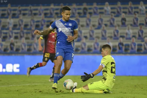 El “bombillo” no ha ganado ni un partido fuera del Capwell.