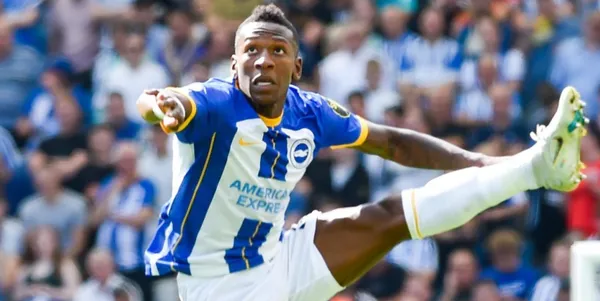 El Brighton reconoció a Pervis Estupiñán por su partido contra el Chelsea