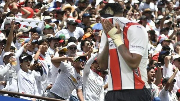 El cántico que empezó a sonar en Casa Blanca durante el partido