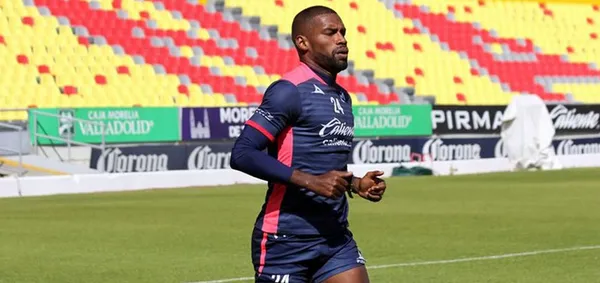 El central ecuatoriano continuaría su carrera en otra liga del extranjero